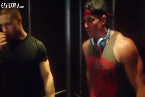 Muscle dude With good penis On Him