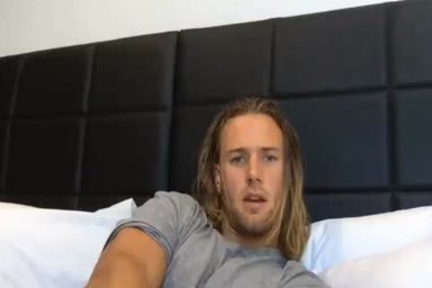Blond dude On cam