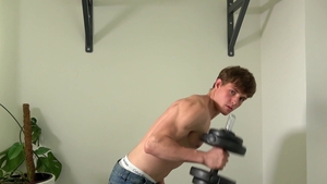 East Boys: Loud sex in tandem with muscled young twink