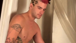 AlternaDudes: Tattooed Punk smoking in the bath