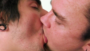 ManPuppy.com: Hawt Kissing and Leo gagging porn