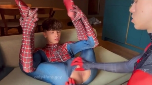 teens: twink-Aranha Ativo Vs. twink-Aranha Passivo
