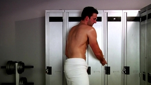 Trystan Bull: Gym Guide & Solo Joyride by Trystan